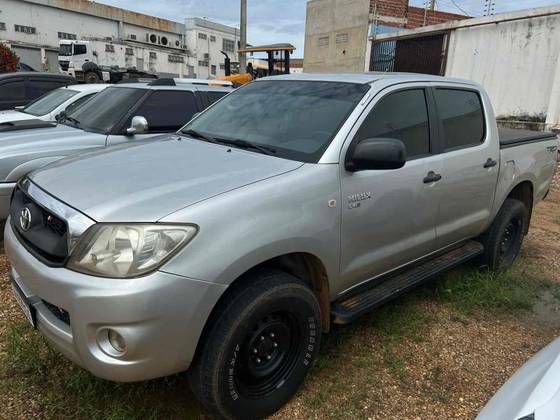 TOYOTA HILUX 2.5 STD 4X4 CD 16V TURBO DIESEL 4P MANUAL